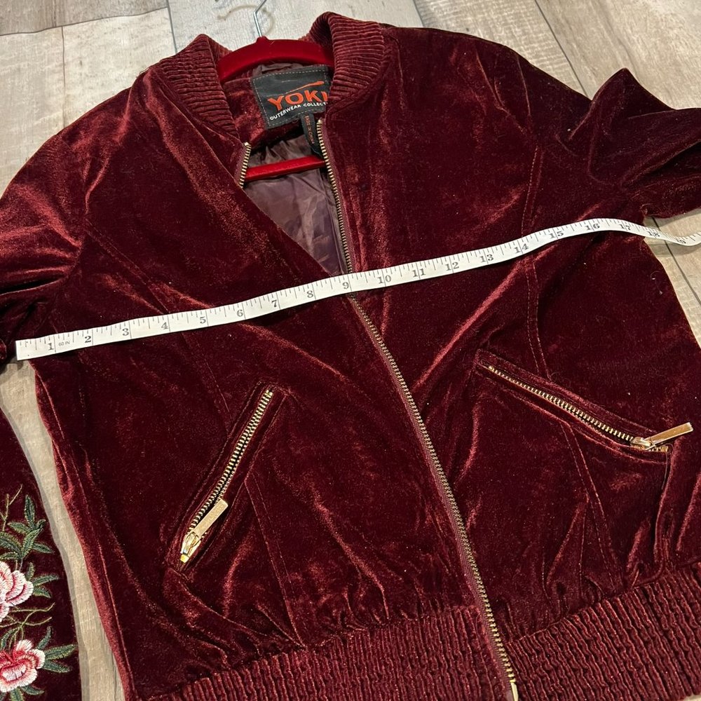 Burgundy velvet bomber jacket with embroidered rose Bin d - Picture 8 of 11